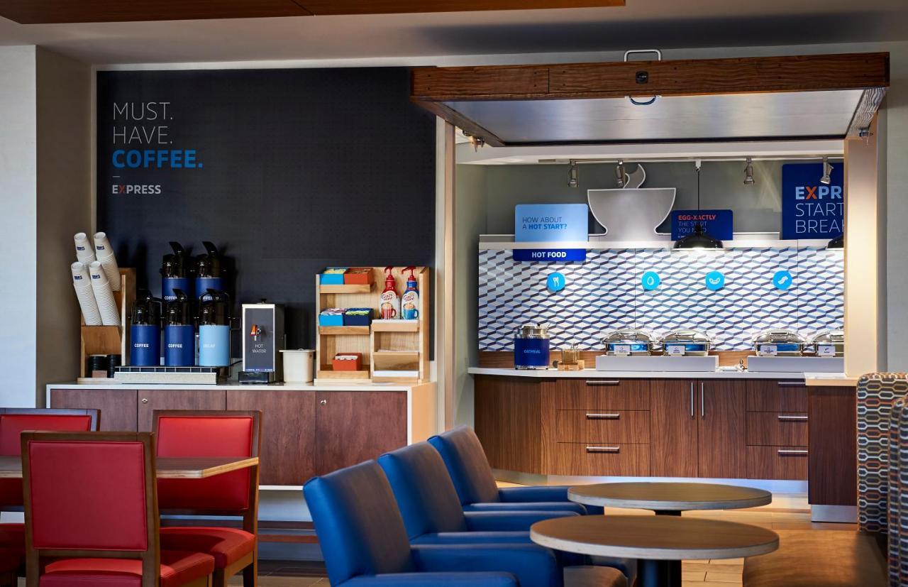 Holiday Inn Express & Suites - Canton By Ihg Extérieur photo