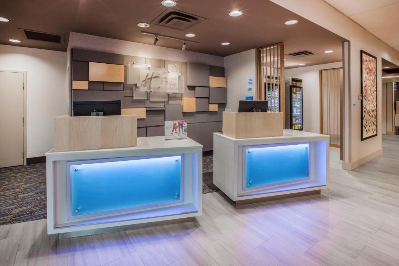 Holiday Inn Express & Suites - Canton By Ihg Extérieur photo