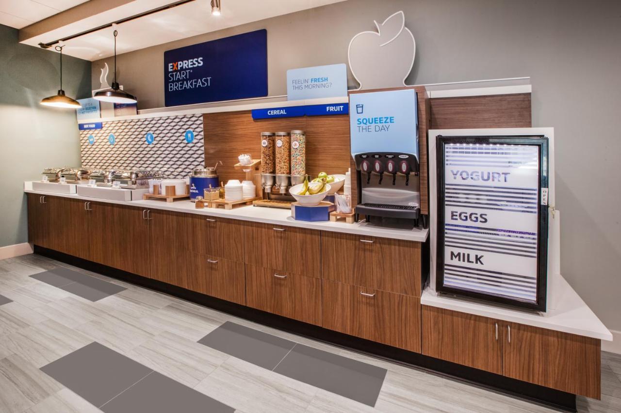 Holiday Inn Express & Suites - Canton By Ihg Extérieur photo